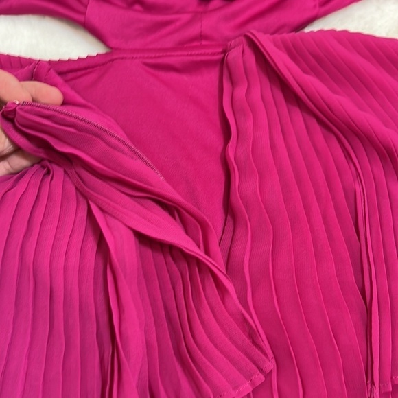 EXPRESS pleated tiered cut out fit and flare pink dress size S NWT - Picture 13 of 16